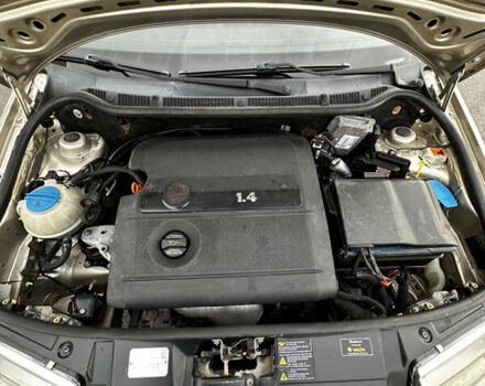 Бежевий Шкода Фабія, об'ємом двигуна 1.4 л та пробігом 271 тис. км за 3450 $, фото 9 на Automoto.ua