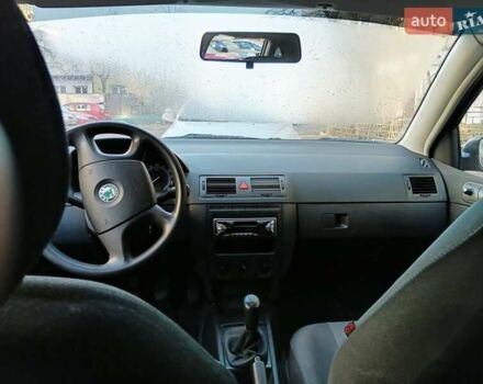 Бежевый Шкода Фабия, объемом двигателя 1.2 л и пробегом 90 тыс. км за 4700 $, фото 6 на Automoto.ua