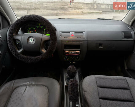 Бежевый Шкода Фабия, объемом двигателя 1.2 л и пробегом 298 тыс. км за 2300 $, фото 44 на Automoto.ua