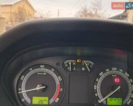 Бежевий Шкода Фабія, об'ємом двигуна 1.39 л та пробігом 184 тис. км за 4100 $, фото 5 на Automoto.ua