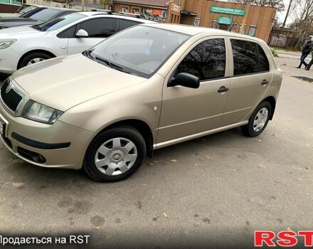 Бежевый Шкода Фабия, объемом двигателя 1.2 л и пробегом 177 тыс. км за 4500 $, фото 2 на Automoto.ua