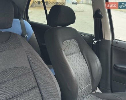 Бежевый Шкода Фабия, объемом двигателя 1.2 л и пробегом 298 тыс. км за 2300 $, фото 16 на Automoto.ua