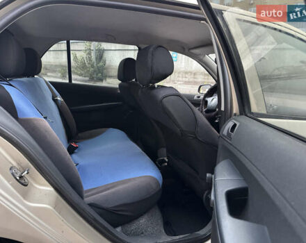 Бежевый Шкода Фабия, объемом двигателя 1.2 л и пробегом 298 тыс. км за 2300 $, фото 23 на Automoto.ua