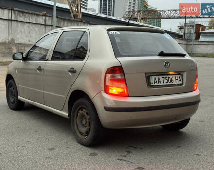 Бежевый Шкода Фабия, объемом двигателя 1.2 л и пробегом 298 тыс. км за 2300 $, фото 39 на Automoto.ua
