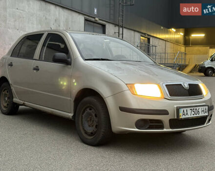 Бежевый Шкода Фабия, объемом двигателя 1.2 л и пробегом 298 тыс. км за 2300 $, фото 38 на Automoto.ua