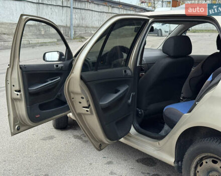 Бежевый Шкода Фабия, объемом двигателя 1.2 л и пробегом 298 тыс. км за 2300 $, фото 21 на Automoto.ua