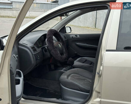 Бежевый Шкода Фабия, объемом двигателя 1.2 л и пробегом 298 тыс. км за 2300 $, фото 14 на Automoto.ua