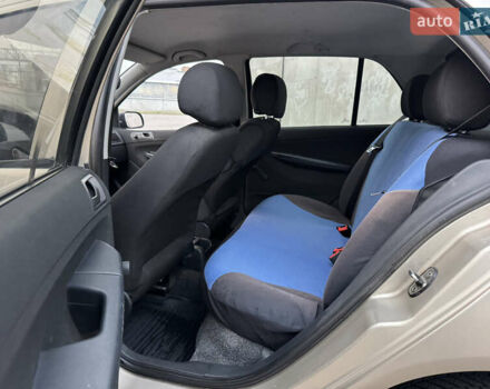 Бежевый Шкода Фабия, объемом двигателя 1.2 л и пробегом 298 тыс. км за 2300 $, фото 22 на Automoto.ua