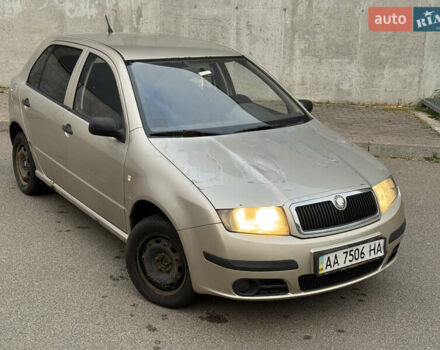 Бежевый Шкода Фабия, объемом двигателя 1.2 л и пробегом 298 тыс. км за 2300 $, фото 6 на Automoto.ua