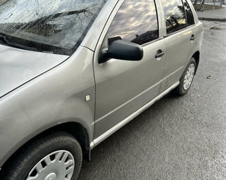 Бежевый Шкода Фабия, объемом двигателя 1.2 л и пробегом 219 тыс. км за 3900 $, фото 2 на Automoto.ua