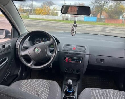 Бежевый Шкода Фабия, объемом двигателя 1.2 л и пробегом 140 тыс. км за 3300 $, фото 9 на Automoto.ua