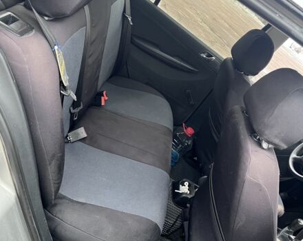 Бежевий Шкода Фабія, об'ємом двигуна 1.2 л та пробігом 180 тис. км за 3800 $, фото 6 на Automoto.ua