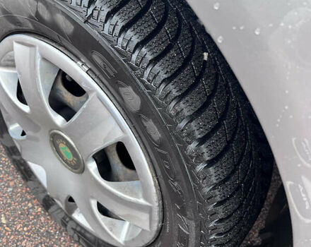 Бежевий Шкода Фабія, об'ємом двигуна 1.2 л та пробігом 180 тис. км за 3800 $, фото 10 на Automoto.ua