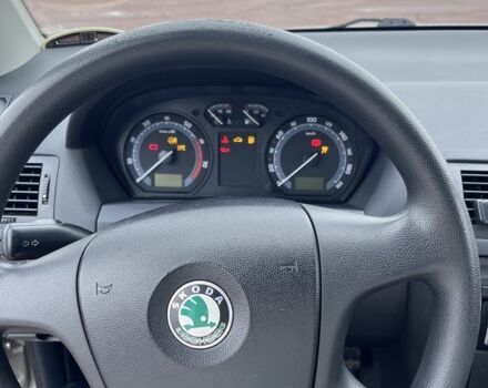 Бежевий Шкода Фабія, об'ємом двигуна 1.2 л та пробігом 180 тис. км за 3800 $, фото 3 на Automoto.ua