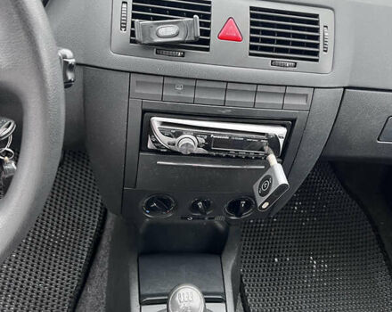 Бежевий Шкода Фабія, об'ємом двигуна 1.2 л та пробігом 180 тис. км за 3800 $, фото 7 на Automoto.ua