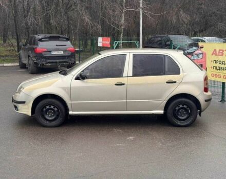 Бежевий Шкода Фабія, об'ємом двигуна 1.2 л та пробігом 250 тис. км за 1250 $, фото 3 на Automoto.ua
