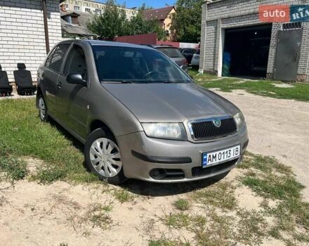 Бежевый Шкода Фабия, объемом двигателя 1.2 л и пробегом 236 тыс. км за 3550 $, фото 4 на Automoto.ua