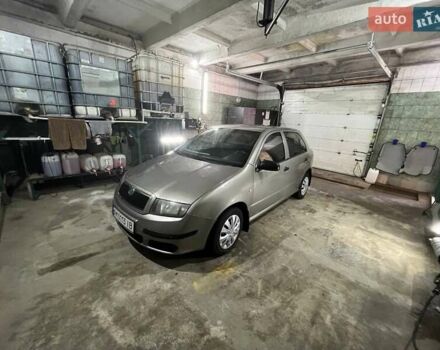 Бежевый Шкода Фабия, объемом двигателя 1.2 л и пробегом 236 тыс. км за 3550 $, фото 3 на Automoto.ua