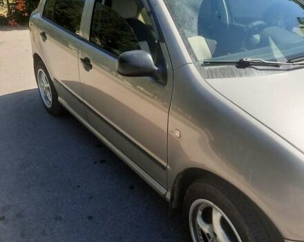 Бежевый Шкода Фабия, объемом двигателя 1.2 л и пробегом 310 тыс. км за 3700 $, фото 1 на Automoto.ua