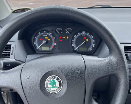 Бежевий Шкода Фабія, об'ємом двигуна 1.2 л та пробігом 180 тис. км за 3800 $, фото 5 на Automoto.ua