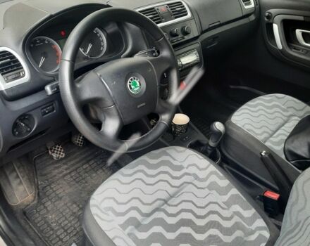 Бежевый Шкода Фабия, объемом двигателя 1.4 л и пробегом 220 тыс. км за 4899 $, фото 4 на Automoto.ua