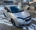 Бежевый Шкода Фабия, объемом двигателя 1.2 л и пробегом 216 тыс. км за 3800 $, фото 2 на Automoto.ua