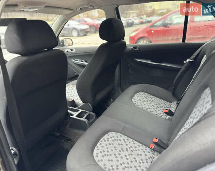 Бежевый Шкода Фабия, объемом двигателя 1.2 л и пробегом 208 тыс. км за 2000 $, фото 26 на Automoto.ua