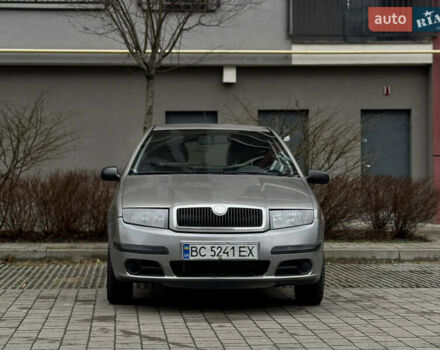 Бежевый Шкода Фабия, объемом двигателя 1.2 л и пробегом 208 тыс. км за 2000 $, фото 2 на Automoto.ua