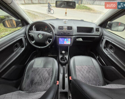 Бежевий Шкода Фабія, об'ємом двигуна 1.2 л та пробігом 238 тис. км за 4200 $, фото 1 на Automoto.ua