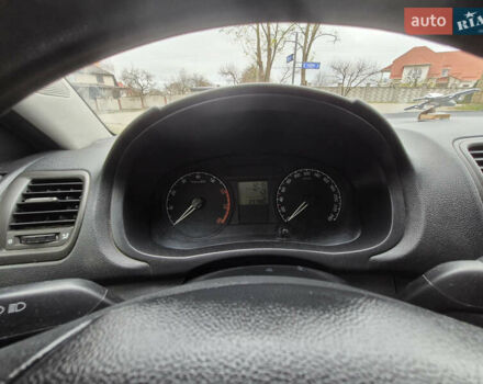 Бежевий Шкода Фабія, об'ємом двигуна 1.2 л та пробігом 238 тис. км за 4200 $, фото 2 на Automoto.ua