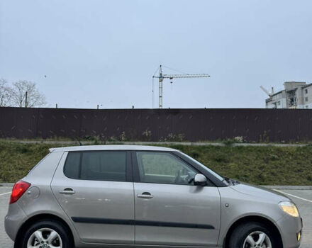 Бежевый Шкода Фабия, объемом двигателя 1.6 л и пробегом 190 тыс. км за 6500 $, фото 4 на Automoto.ua