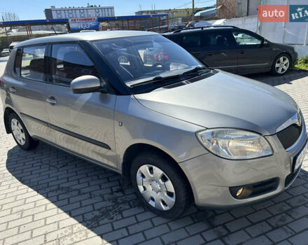 Бежевый Шкода Фабия, объемом двигателя 1.39 л и пробегом 220 тыс. км за 5400 $, фото 1 на Automoto.ua