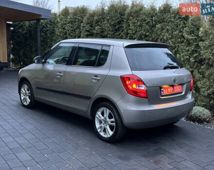 Бежевый Шкода Фабия, объемом двигателя 1.6 л и пробегом 213 тыс. км за 7500 $, фото 6 на Automoto.ua