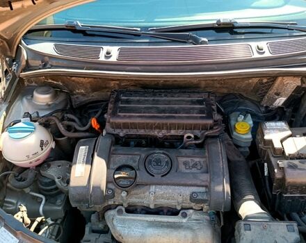 Бежевый Шкода Фабия, объемом двигателя 1.4 л и пробегом 245 тыс. км за 4399 $, фото 12 на Automoto.ua