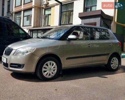 Бежевий Шкода Фабія, об'ємом двигуна 1.4 л та пробігом 153 тис. км за 4900 $, фото 3 на Automoto.ua