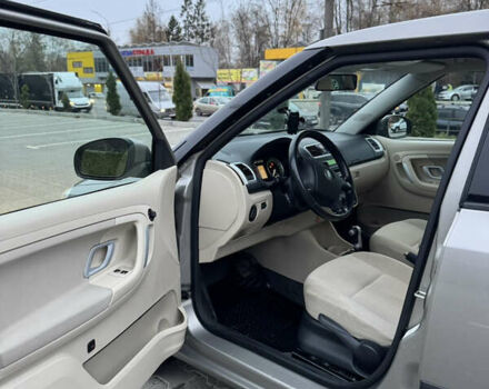 Бежевый Шкода Фабия, объемом двигателя 1.6 л и пробегом 190 тыс. км за 6500 $, фото 9 на Automoto.ua