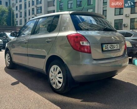 Бежевий Шкода Фабія, об'ємом двигуна 1.4 л та пробігом 153 тис. км за 4900 $, фото 6 на Automoto.ua
