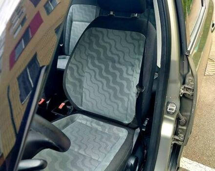 Бежевий Шкода Фабія, об'ємом двигуна 1.4 л та пробігом 153 тис. км за 4900 $, фото 17 на Automoto.ua