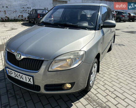 Бежевый Шкода Фабия, объемом двигателя 1.39 л и пробегом 220 тыс. км за 5400 $, фото 2 на Automoto.ua