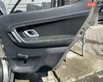 Бежевый Шкода Фабия, объемом двигателя 1.39 л и пробегом 220 тыс. км за 5400 $, фото 21 на Automoto.ua