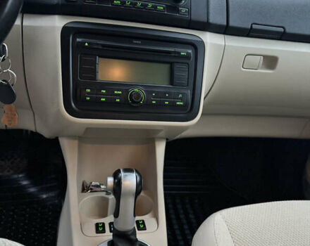 Бежевый Шкода Фабия, объемом двигателя 1.6 л и пробегом 190 тыс. км за 6500 $, фото 16 на Automoto.ua