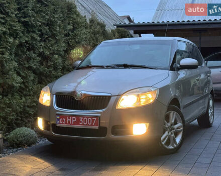 Бежевый Шкода Фабия, объемом двигателя 1.6 л и пробегом 213 тыс. км за 7500 $, фото 4 на Automoto.ua