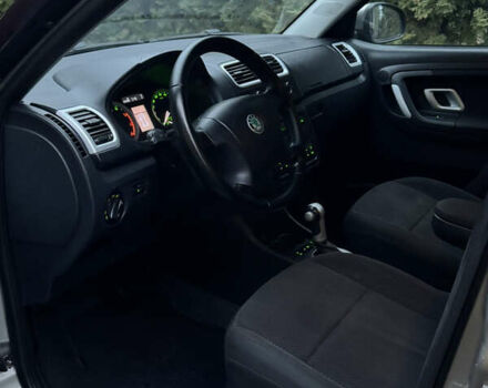 Бежевый Шкода Фабия, объемом двигателя 1.6 л и пробегом 213 тыс. км за 7500 $, фото 11 на Automoto.ua