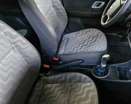 Бежевий Шкода Фабія, об'ємом двигуна 1.2 л та пробігом 189 тис. км за 4500 $, фото 1 на Automoto.ua