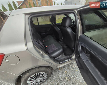 Бежевий Шкода Фабія, об'ємом двигуна 1.2 л та пробігом 238 тис. км за 4200 $, фото 3 на Automoto.ua