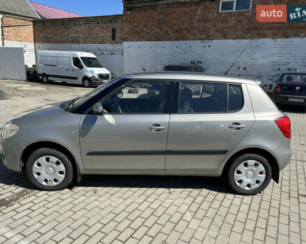Бежевый Шкода Фабия, объемом двигателя 1.39 л и пробегом 220 тыс. км за 5400 $, фото 3 на Automoto.ua