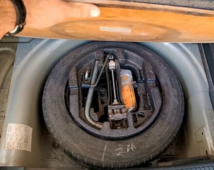 Бежевый Шкода Фабия, объемом двигателя 1.4 л и пробегом 245 тыс. км за 4399 $, фото 9 на Automoto.ua