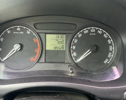 Бежевый Шкода Фабия, объемом двигателя 1.2 л и пробегом 185 тыс. км за 4950 $, фото 11 на Automoto.ua