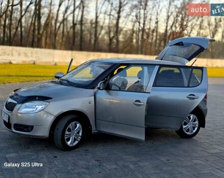 Бежевый Шкода Фабия, объемом двигателя 1.39 л и пробегом 240 тыс. км за 3850 $, фото 53 на Automoto.ua