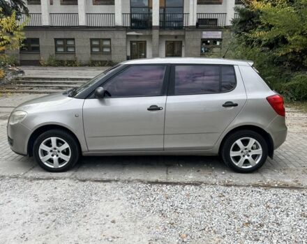 Бежевый Шкода Фабия, объемом двигателя 1.2 л и пробегом 185 тыс. км за 4950 $, фото 2 на Automoto.ua